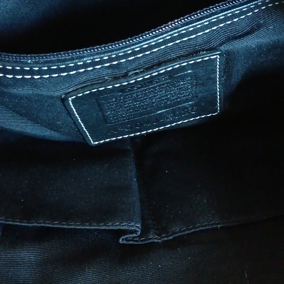 Coach Signature Buckle strap Purse - Picture 6 of 13